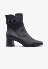 Regarde le Ciel - Ines 68 Boot