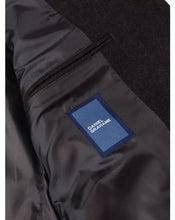Daniel Grahame: Bates Coat