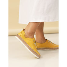 Lunar - Evie Leather Plimsoll