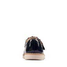 Clarks - Crown Petal T