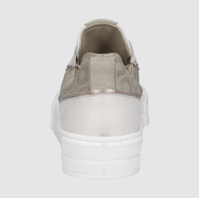 Bugatti - Tia Green Runner