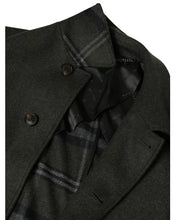 Douglas: Edward Overcoat