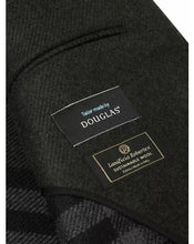 Douglas: Edward Overcoat