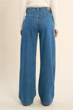 Molly Bracken - Wide, High Waist Jeans